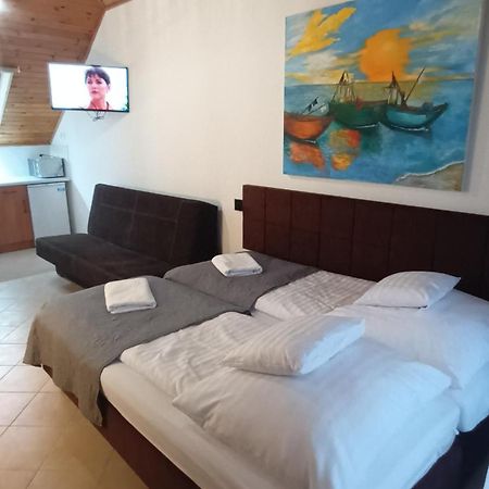 Pensjonacik Ewa Bed and Breakfast Ujście-Darłowskie Eksteriør billede